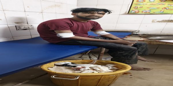 सड़क दुर्घटना में युवक की मौत, एक घायल