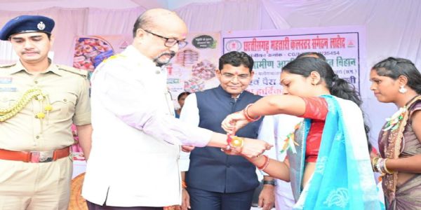 लक्ष्य हासिल करने के लिए जुनून जगाएं और मेहनत करें : राज्यपाल रमेन डेका