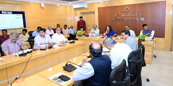 ओडिशा में बड़े औद्योगिक निवेश परियोजनाओं के क्रियान्वयन में तेजी पर मुख्य सचिव का जोर