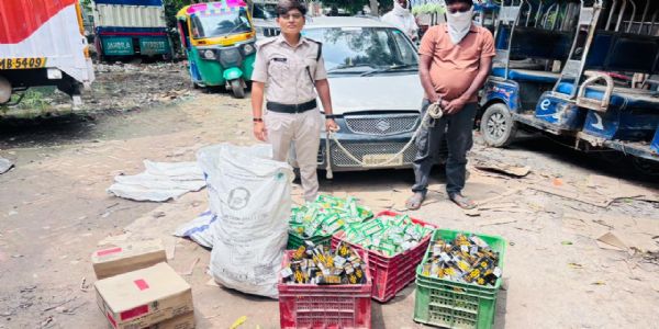 ऑल्टो कार से 127.72 लीटर शराब बरामद, एक युवक गिरफ्तार
