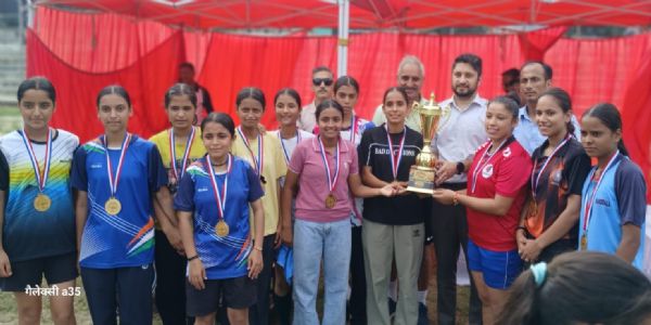 खेल दिवस पर जिला स्तरीय हॉकी प्रतियोगिता का समापन