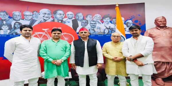 बसपा सरकार के पूर्व मंत्री रतनलाल अहिरवार की सपा में घर वापसी