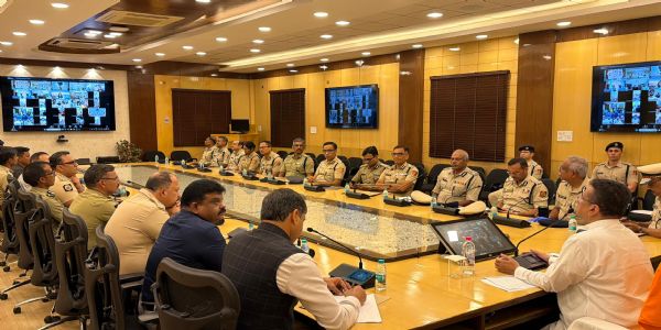 नेपाल आपदा में फंसे बंगाल के लोगों के परिजनों से मुख्यमंत्री ने की वीडियो कॉन्फ्रेंसिंग, सुरक्षित वापसी का दिलाया भरोसा