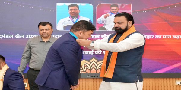मुख्यमंत्री सम्राट चौधरी ने राष्ट्रीय खेल दिवस पर बिहार के पैरा एथलीट को किया सम्मानित