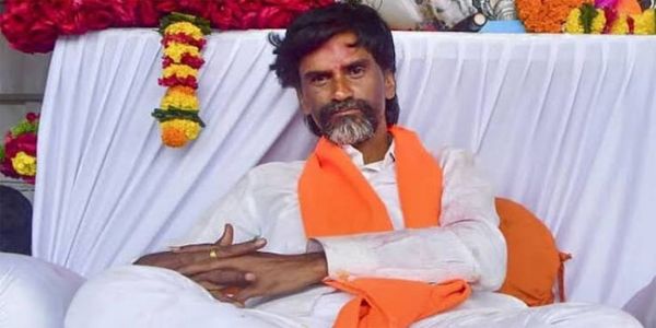 जालना में मराठा आरक्षण के लिए मनोज जारांगे ने शुरू की अनिश्चितकालीन भूख हड़ताल