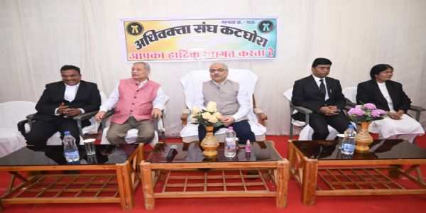 मुख्य न्यायमूर्ति रमेश सिन्हा ने कटघोरा व्यवहार न्यायालय का किया निरीक्षण