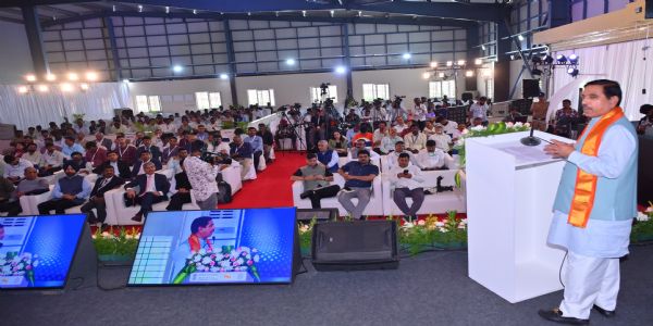 मंत्री जोशी ने नेशनल टेस्टिंग एजेंसी की नई इमारत का उद्घाटन करने के बाद बात की।