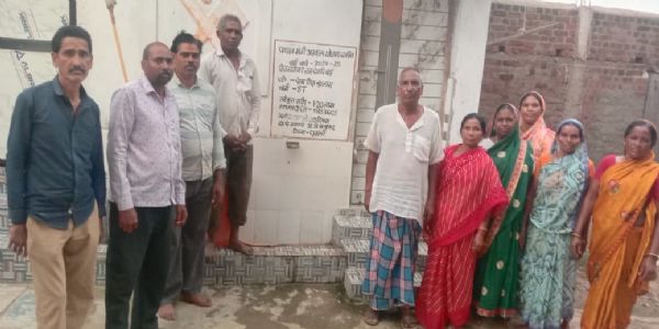 प्रधानमंत्री आवास के 90 दिन की मजदूरी और अंतिम किश्त का भुगतान अटका, हितग्राहियों ने कलेक्टर से लगाई गुहार