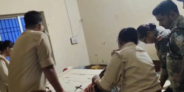 (अपडेट) जेपीएससी अनियमितता मामला : सीआईडी की राज्यभर में छापेमारी, रांची, बोकारो और पलामू में कई ठिकानों की तलाशी