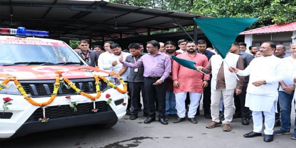 रायपुर : मुख्यमंत्री साय ने धरसींवा विधानसभा को दी निशुल्क एम्बुलेंस की सौगात