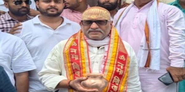 काशी विश्वनाथ मंदिर में दलाल और चोराें काे पकड़ने के लिए हाे प्रभावी कार्रवाई : अजय राय