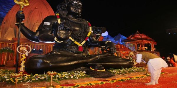 लोकसभा अध्यक्ष,गृहमंत्री व अन्य ने श्रावण मास के प्रथम सोमवार की देशवासियों को दी शुभकामनाएं
