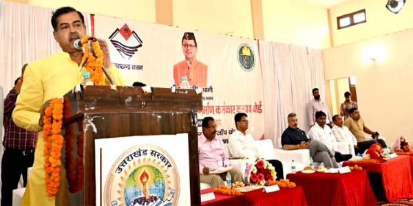 हरिद्वार में श्रमिकों को सौगात: दो मेडिकल मोबाइल वैन शुरू, 44 तरह की स्वास्थ्य जांच होगी मुफ्त