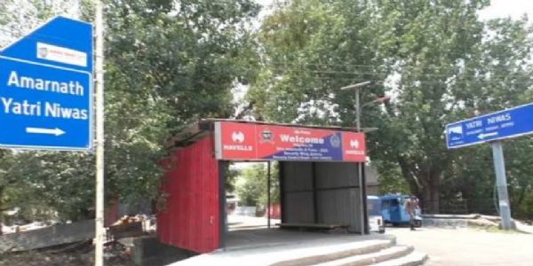 जम्मू से 1056 अमरनाथ यात्रियों का नया जत्था कड़ी सुरक्षा के बीच बालटाल रवाना