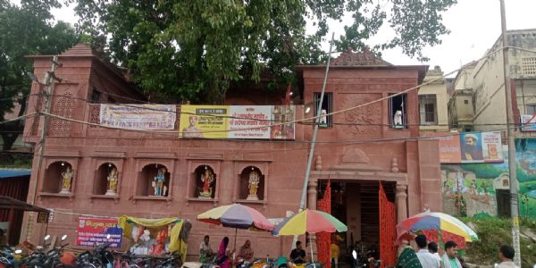 हर-हर महादेव के जयघोष से गूंजा प्रयागराज, श्रावण के प्रथम सोमवार पर शिवालयों में उमड़ा आस्था का सैलाब
