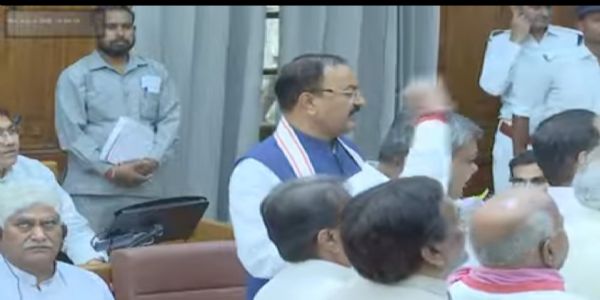 विधान परिषद में सपा ने उठाया राम मंदिर दान चढ़ावे की चोरी का मामला,सदन की कार्यवाही दो बार हुई स्थगित