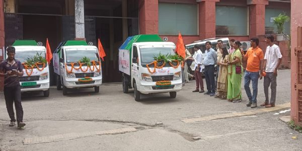 सावन के पहले सोमवार को निगम ने मंदिरों से एकत्रित किया निर्माल्य