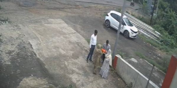 सावन की पहली सोमवारी पर फर्जी साधु ने ठग लिए दो महिलाओं से जेवर