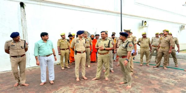 डीआईजी ने औरैया पहुंचकर चहल्लुम को लेकर की शांति समिति की बैठक
