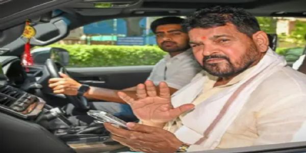 भाजपा नेता बृजभूषण शरण सिंह महिला पहलवानों के यौन शोषण मामले में बरी