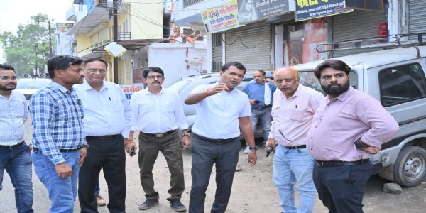 ऐतिहासिक कांवड़ यात्रा हेतु निगमायुक्त ने अधिकारियों के साथ किया शहर का सघन निरीक्षण