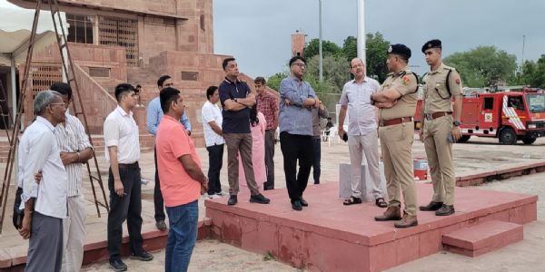 राज्य स्तरीय स्वतंत्रता दिवस समारोह: अधिकारियाें ने किया डॉ. करणी सिंह स्टेडियम का निरीक्षण