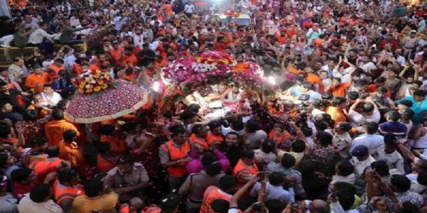 (अपडेट) उज्जैन में श्रावण के प्रथम सोमवार नगर भ्रमण पर निकले महाकाल, मनमहेश स्वरूप में दिए भक्तों को दर्शन