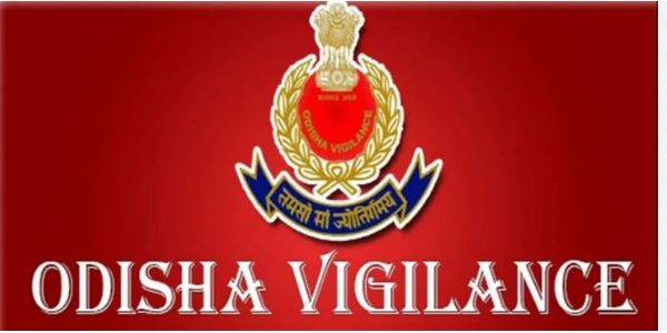 विजिलेंस अधिकारियों ने रिश्वत लेते आरटीओ कार्यालय के ट्रैफिक इंस्पेक्टर को दबोचा