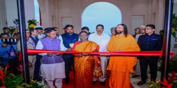 राष्ट्रपति ने कटक में जगद्गुरु कृपालु विश्वविद्यालय का किया उद्घाटन, युवाओं को सशक्त बनाने पर दिया जोर