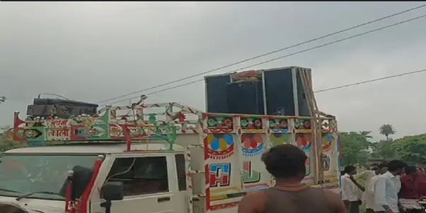 सीतापुर में कावड़ यात्रा की तैयारी के दौरान डीजे वाहन में उतरा करंट , दो लाेगाें की मौत