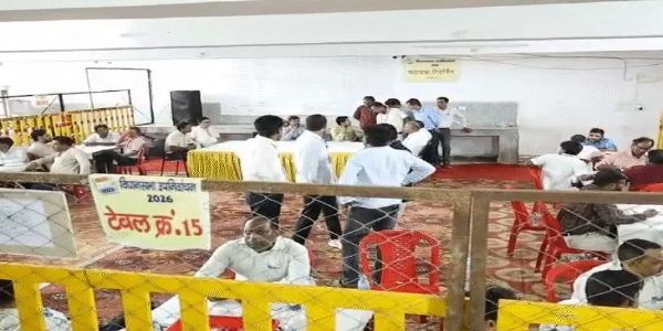 दतिया उपचुनाव: पहले राउंड में भाजपा को बढ़त, आशुतोष तिवारी 909 वोट आगे, दोपहर तक परिणाम आने की संभावना