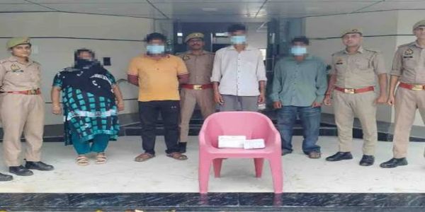 गाजियाबाद में फ्लैट में चल रहा था देह व्यापार का धंधा, दंपति समेत चार गिरफ्तार