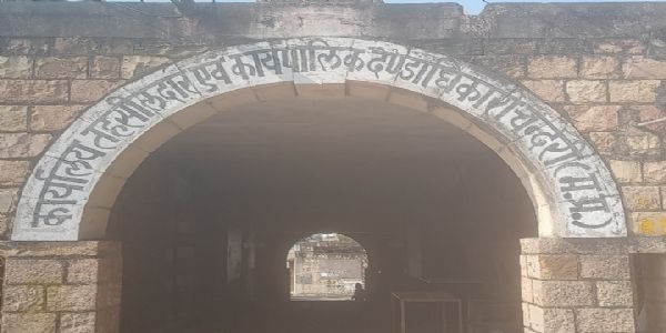 चंदेरी में जमानत के बाद रिहाई में देरी का आरोप, अधिवक्ता ने जांच की मांग उठाई