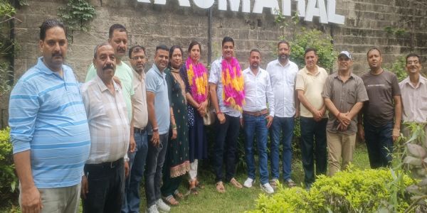 डिपो होल्डर्स एसोसिएशन की नई कार्यकारिणी