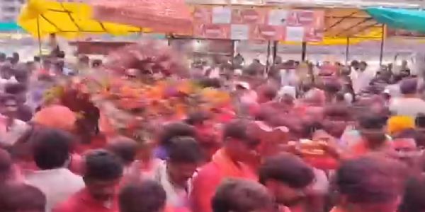 मप्रः नौका विहार कर नगर भ्रमण पर निकले ज्योतिर्लिंग भगवान ओंकारेश्वर-ममलेश्वर, खूब उड़ा गुलाल