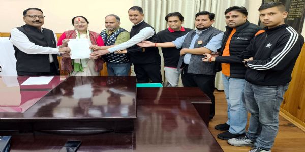 विधायक आर्या की पहल पर माल रोड पर हॉर्न बजाने पर लगे प्रतिबंध की होगी समीक्षा