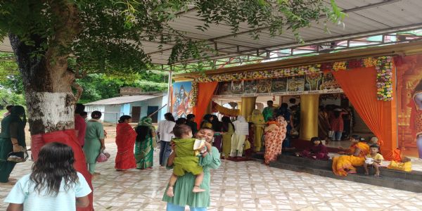 सावन के पहले सोमवार को शिवालयों में उमड़ा आस्था का सैलाब, हर-हर महादेव से गूंजा बलरामपुर