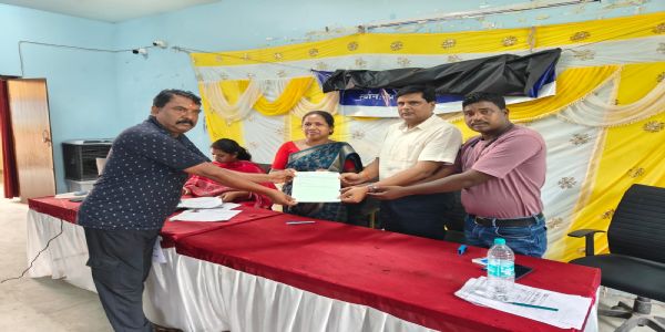 खूंटी में जाति, आय और निवास प्रमाण पत्र बनाने के लिए विशेष शिविर आयोजित
