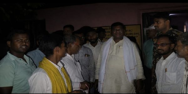 बिजवन गांव में करंट लगने से युवक की मौत, जर्जर बिजली तारों पर उठे सवाल