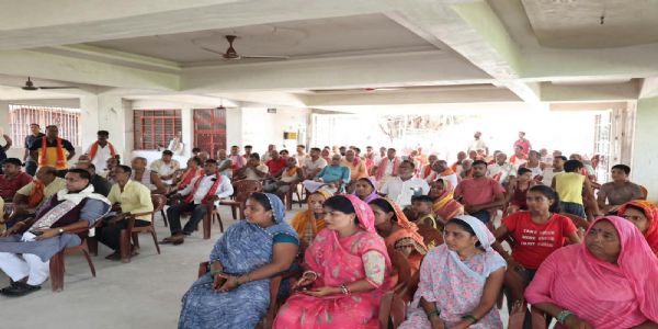 बिहपुर में उत्साह के साथ सुना गया पीएम मोदी के ‘मन की बात’ का 137वां संस्करण