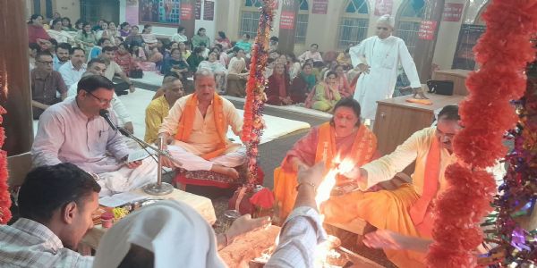 आर्यसमाज मंदिर मंडी में श्रावणी पर्व वेद सप्ताह में बही वेद ज्ञान की गंगा...