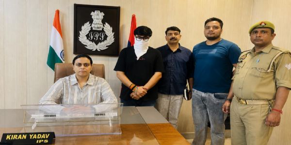 काॅलेज में प्रवेश दिलाने के नाम पर बीटेक छात्र ने डॉक्टर से ठगे 46 लाख रुपये, अमाैसी एयरपाेर्ट से गिरफ्तार