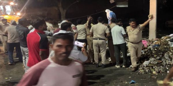 कैथल: रात में कचरा उठाने पहुंचे प्रशासन को सफाई कर्मियों ने घेरा, जताया विरोध