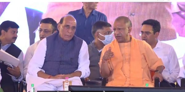 राजनाथ सिंह व योगी ने लखनऊ छावनी में 101 करोड़ की 14 परियोजनाओं का किया भूमि पूजन, प्रमुख बाजारों के अंग्रेज नाम हटे