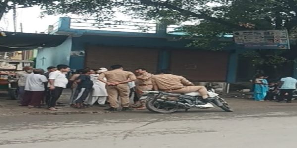 बिजनौर : शिव मंदिर के पास कार सवार युवको में फायरिंग, जांच में जुटी पुलिस