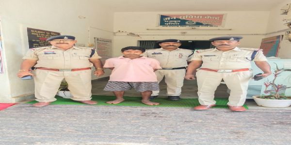 मामूली विवाद में पत्नी की डंडे से पीटकर हत्या, आरोपित पति गिरफ्तार