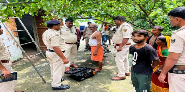 रहस्यमय ढंग से लापता अधेड़ का कपड़ा व चप्पल बगीचे में मिला