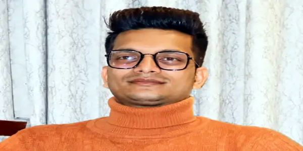 फरीदाबाद : घर से दवाई लेने निकले युवक का शव पेड़ पर लटका मिला