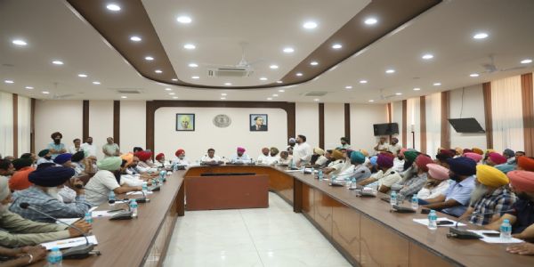 पंजाब सरकार से टकराव बढ़ा, कर्मचारियों ने किया सामूहिक अवकाश का ऐलान