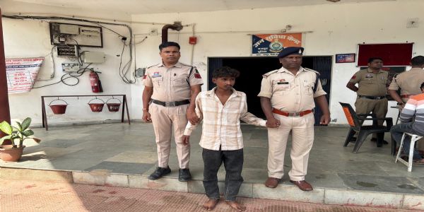 युवक पर पेट्रोल डालकर लगाई आग, राजपुर पुलिस ने दो घंटे में आरोपित को हिरासत में लिया